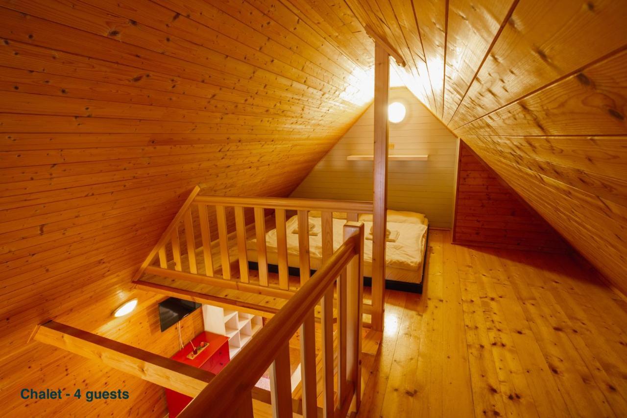 Chalets & Apartments - Base Camp Medvedin Špindlerŭv Mlýn Ngoại thất bức ảnh